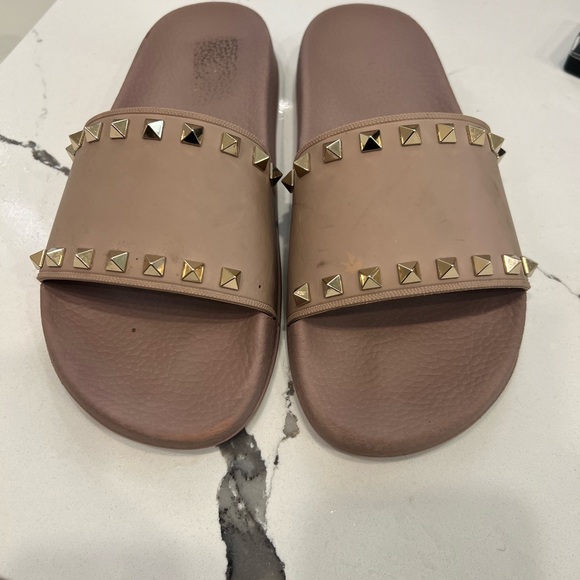 *PRICE DROP* Valentino Rockstud pool slides - Picture 2 of 5